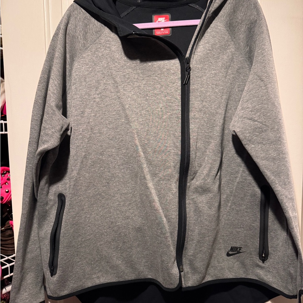 Nike Light Gray Full-Zip Hoodie with Black Accents
